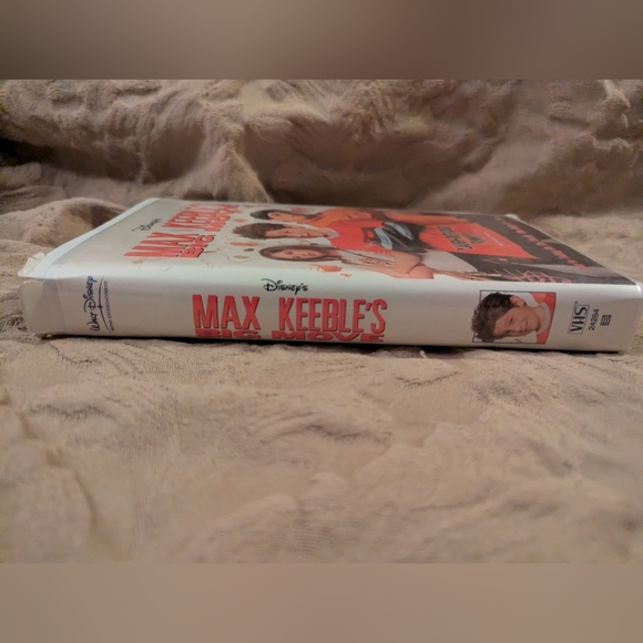 2 For $14 Disney's Max Keeble's Big Move VHS - Picture 3 of 9